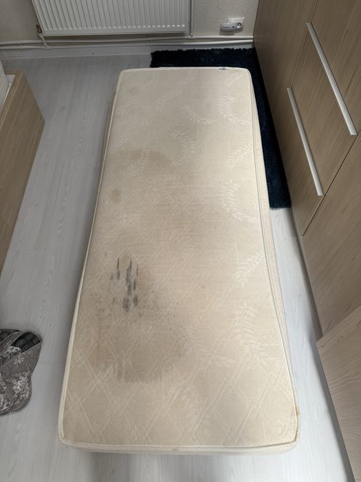 2 saltele 200x80x14 – utilizabile, stare modestă