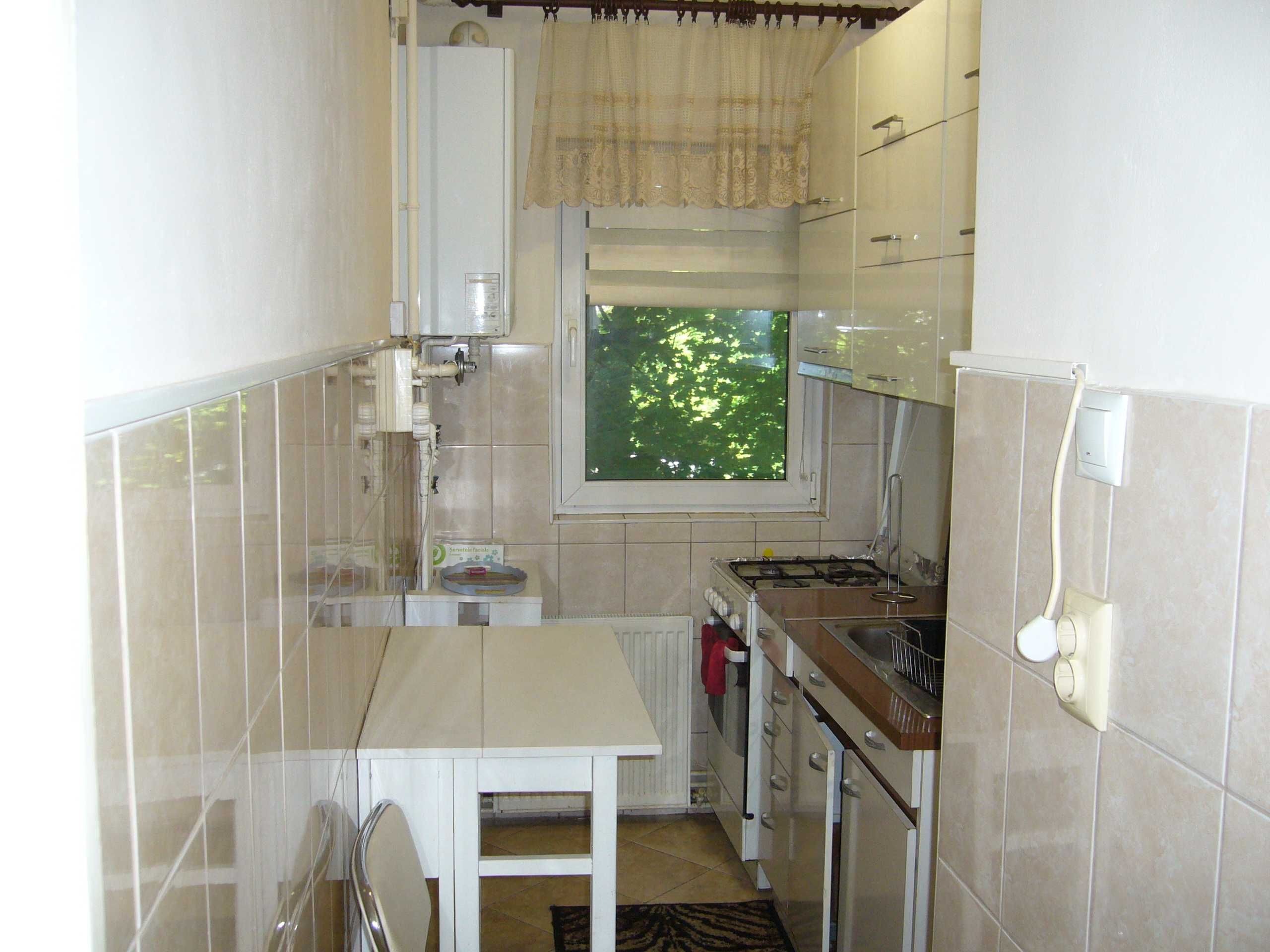 Vand apartament 2 camere,in Damb,str. Parangului, etaj 2.sau schimb