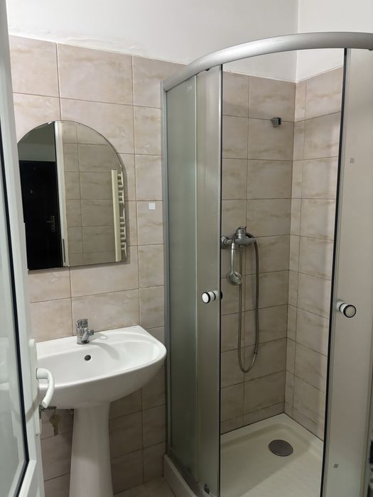 Inchiriez garsoniera