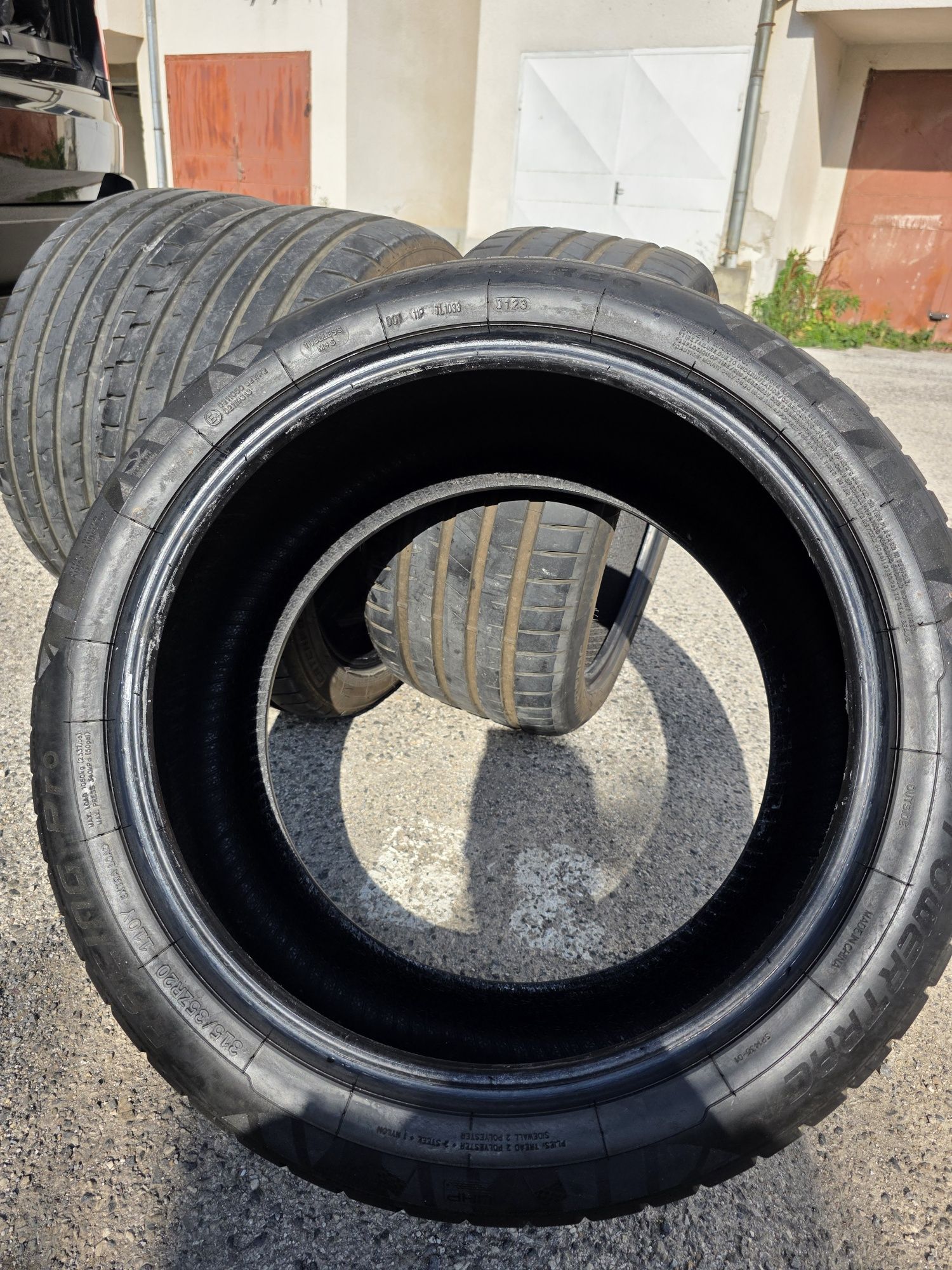 Летни гуми Спорт пакет 275/40/20 и315/35/20 от BMW X5
