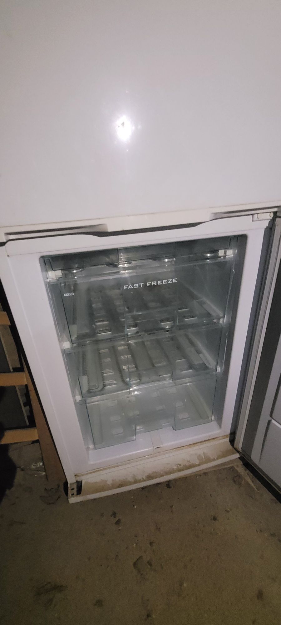 Холодильник холати ало даражада жуда кам вакт ишлатилган