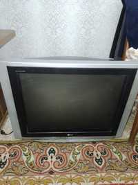 Телевизор LG.диагональ 72