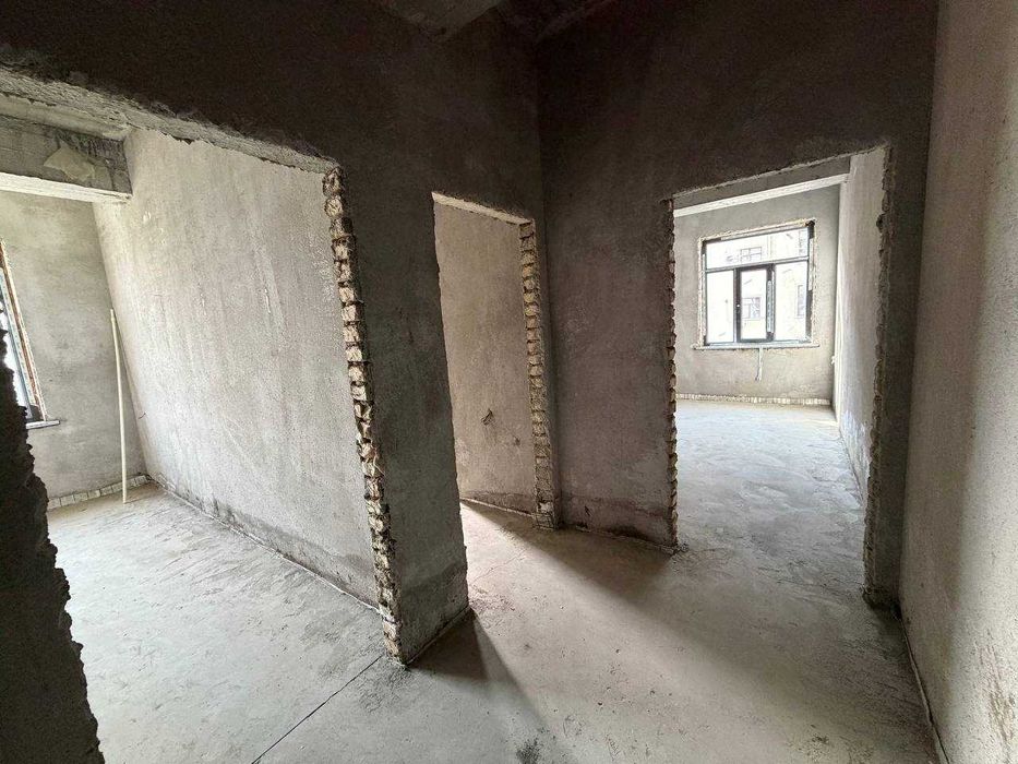 Продаётся 3х комн квартира на 4 этаже Ор-р  Файзобод мечеть