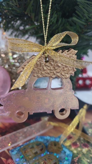 Коледна украса от епоксидна смола