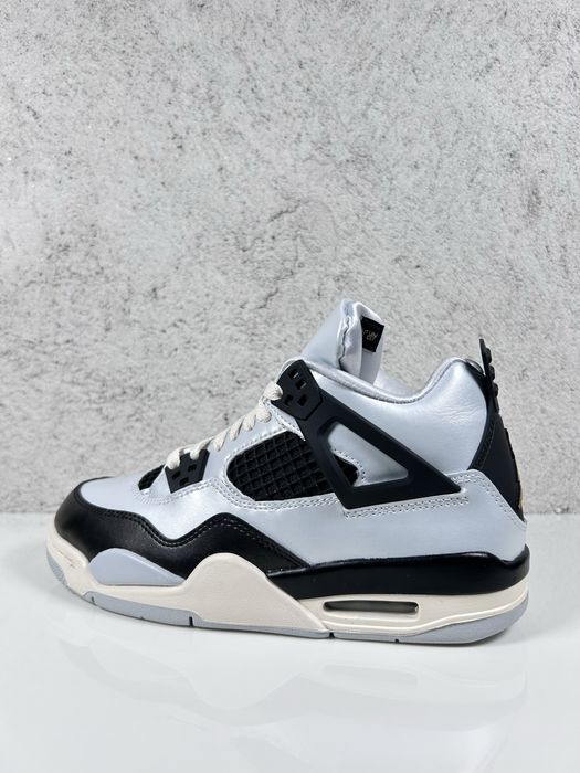 Air Jordan 4 Retro Platinum Gold