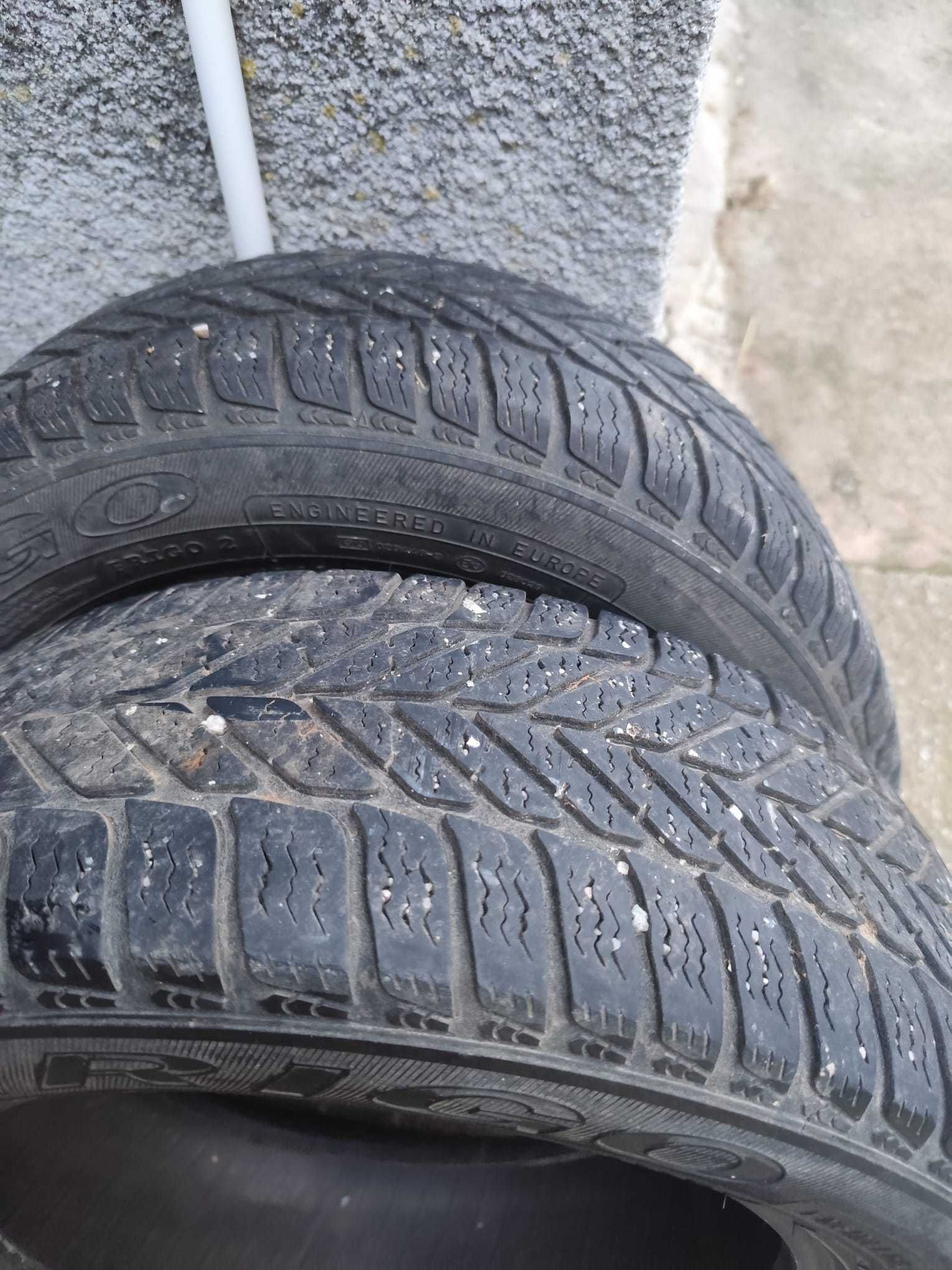 Vand anvelope DEBICA 195/60 R15 in stare buna