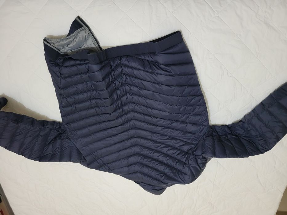 Продавам мъжко оригинално яке Armani Exchange