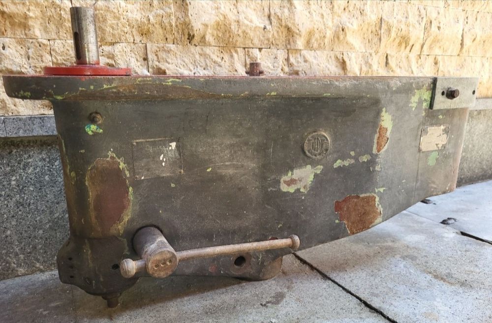 Masina de gaurit G13