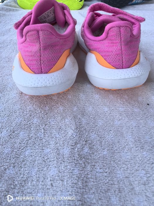 Страхотни детски маратонки Adidas за момиче номер 28 стелка 17см