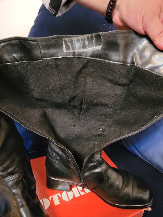 Vând cizmulițe din piele