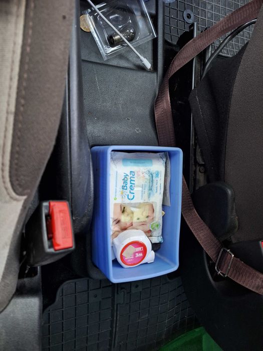 Поставака за чаша/Cup holder, кутия централна конзола