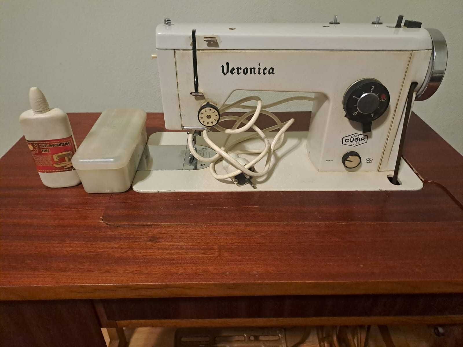 Masina de cusut Veronica Cugir model vechi pentru cunoscatori