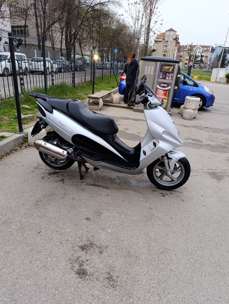 Malaguti fantom max 200 f12