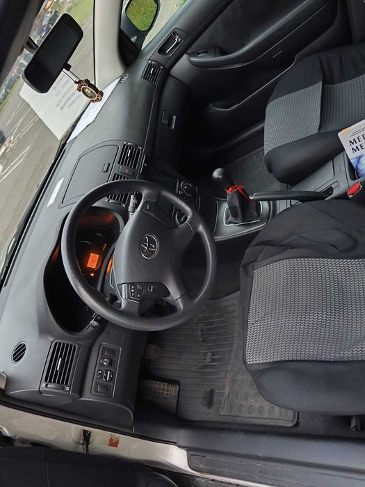 Vând Toyota Avensis 2007