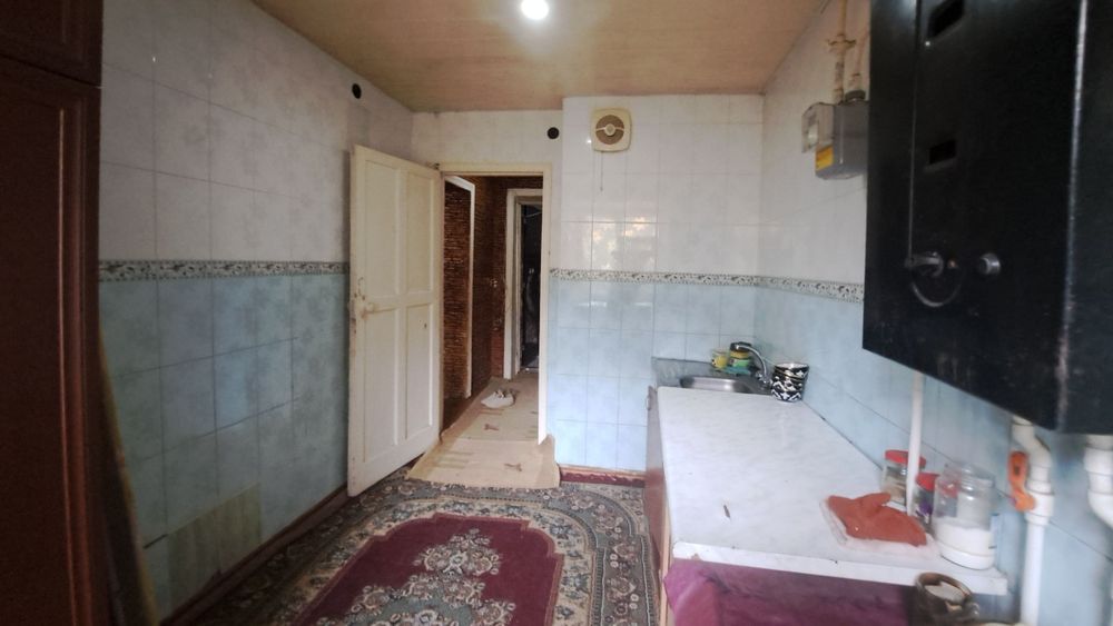 Чирчик шахри 
Троицкий
1-хона 1-этаж 
Квартира Ижарага Берилади атап