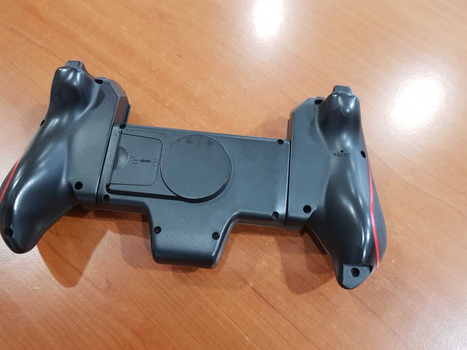 Gamepad bluetooth pentru smartphone si tableta wahabit bg-telescopic