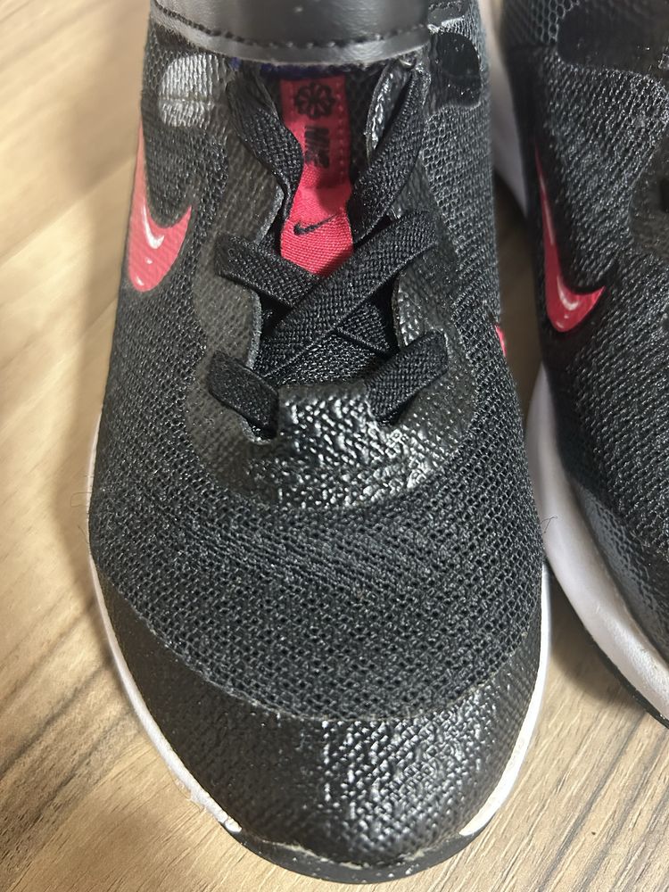 Маратонки Nike Нови обувани 1 път!!!
