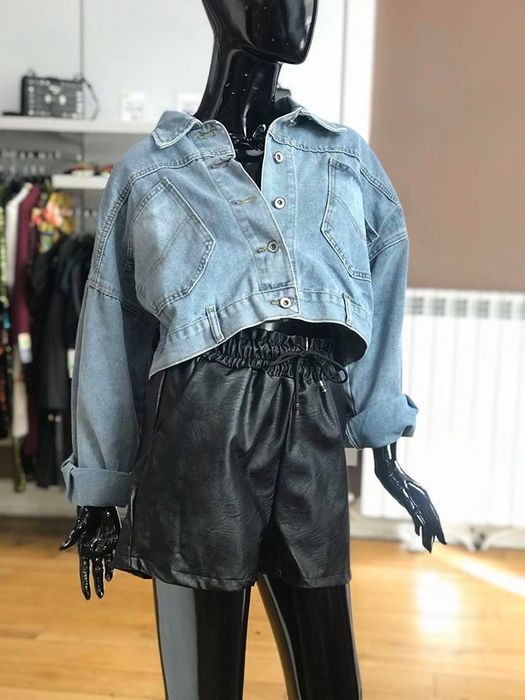 Къси кожени панталонки с ластик на талията Zara