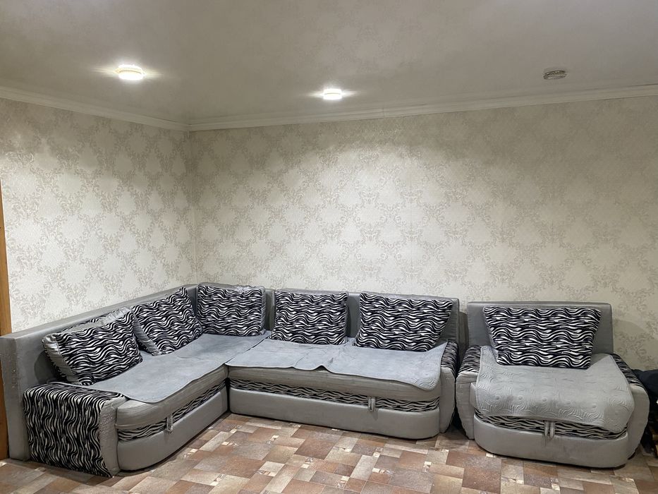 Продадим диван угловой + кресло