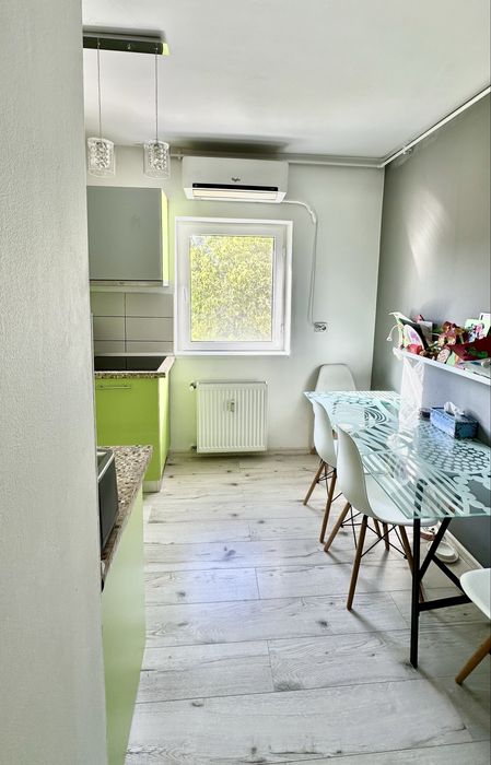 Inchiriez apartament 2 camere central Stefan cel Mare