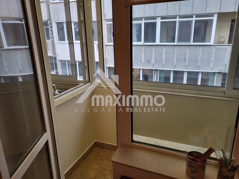 Продава се Тристаен апартамент в Варна, ВИНС - 89 кв.м за 2012 €/кв.м - Снимка #3