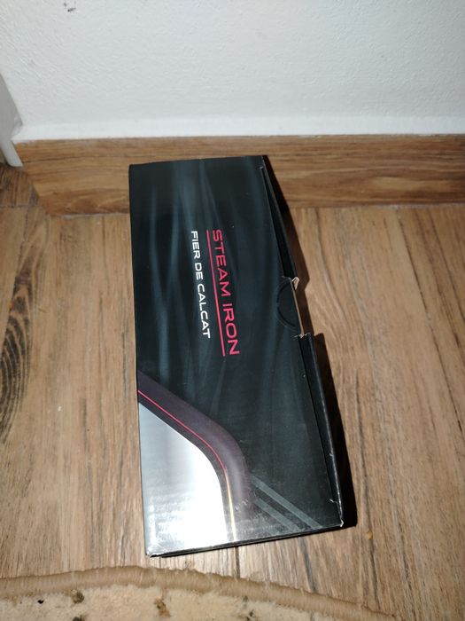 Vând fier de călcat nou sigilat