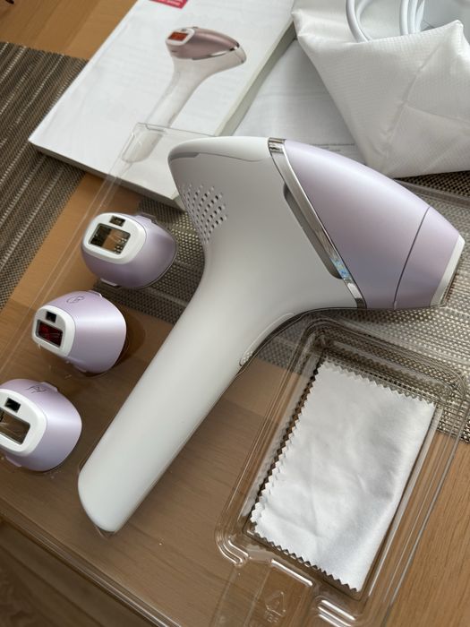 Фотоепилатор Philips BRI977/00 Lumea