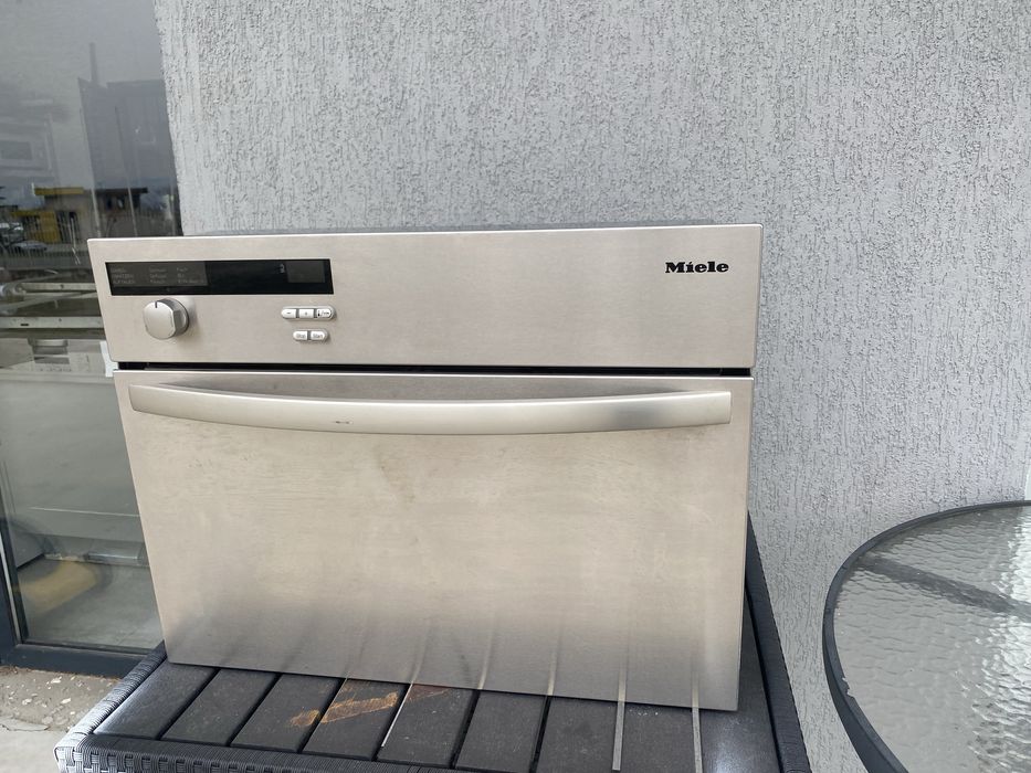 Домашен конвектомат/ Фурна на пара Миеле Инокс