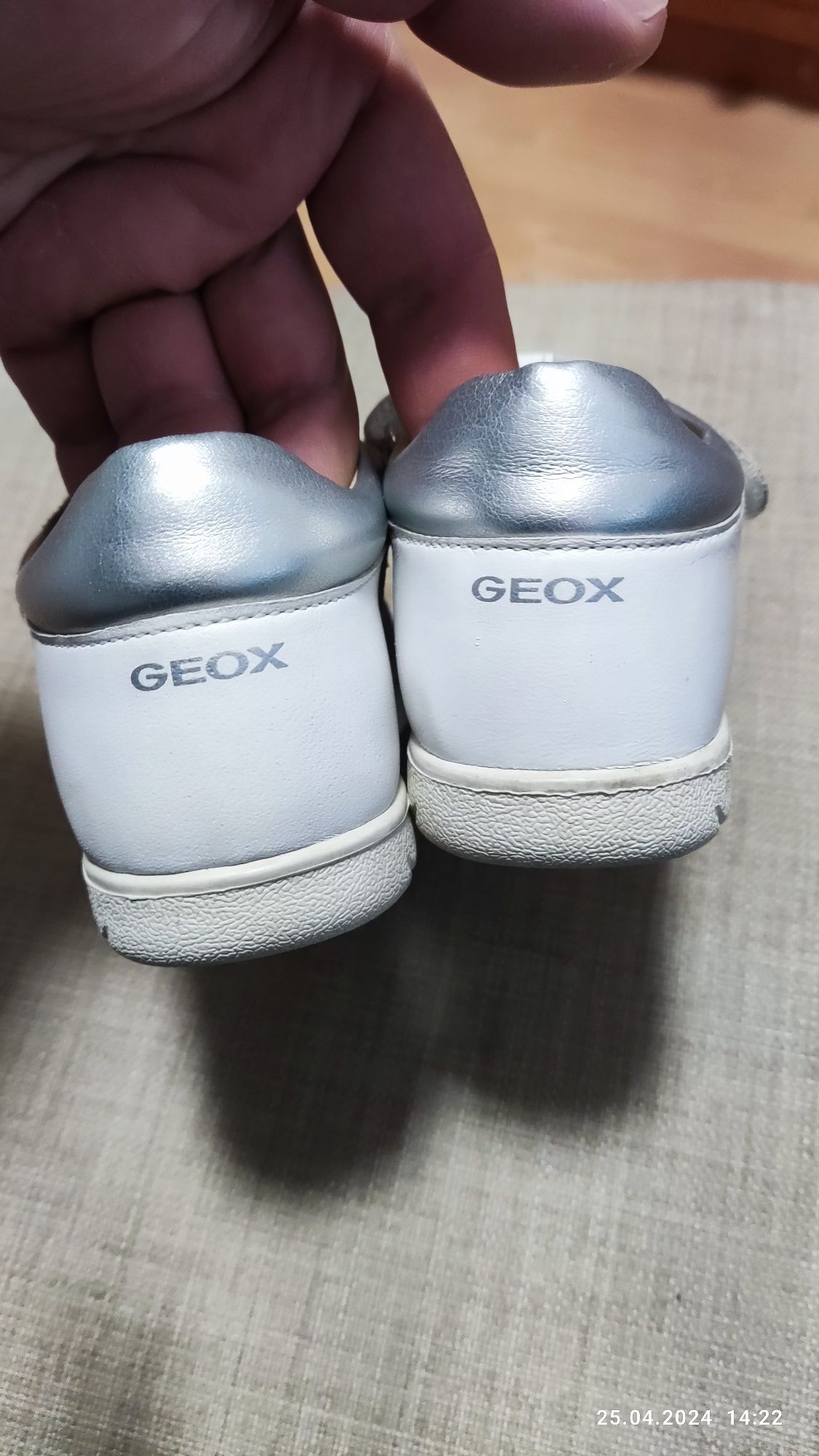 "Geox" сандали за момиче