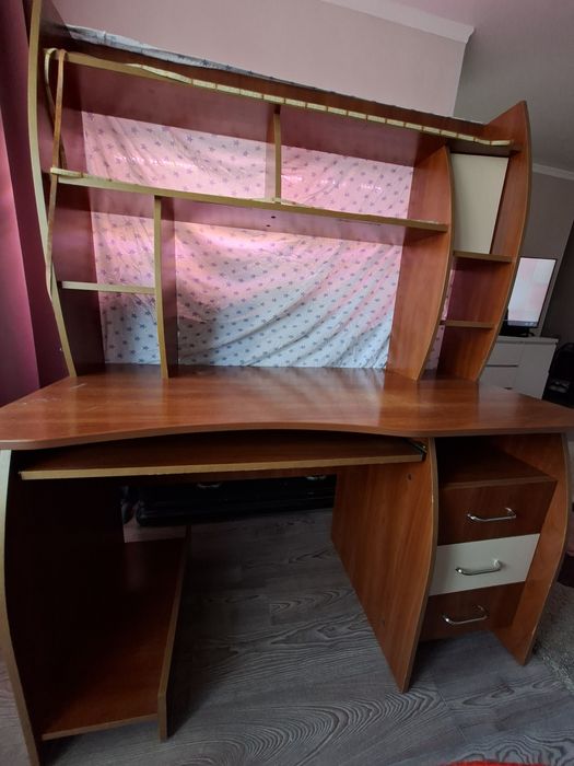 Стол компьютерный