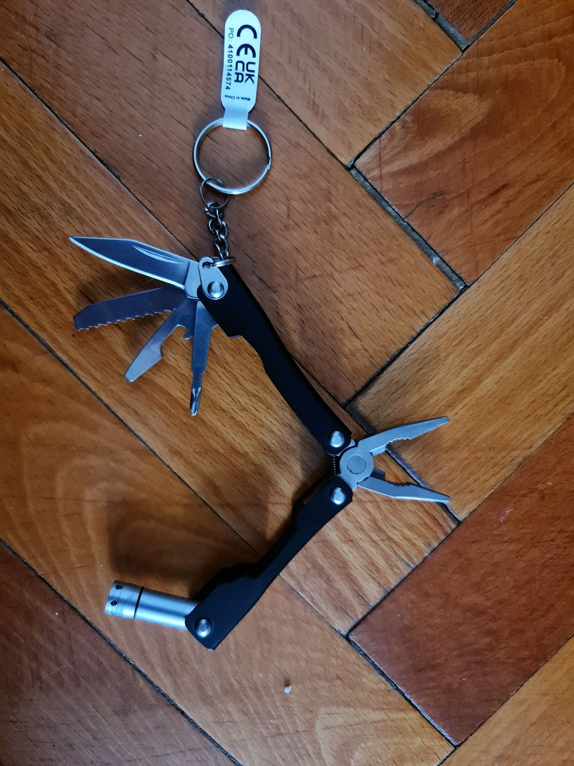 Breloc multifunctional