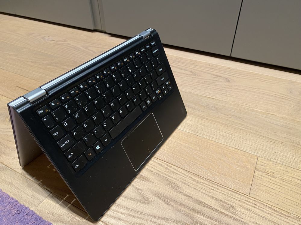Лаптоп и таблет Lenovo Yoga 3.11