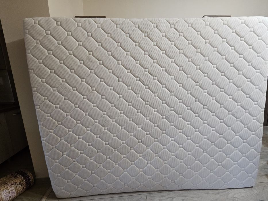 Vând saltea din spumă cu memorie