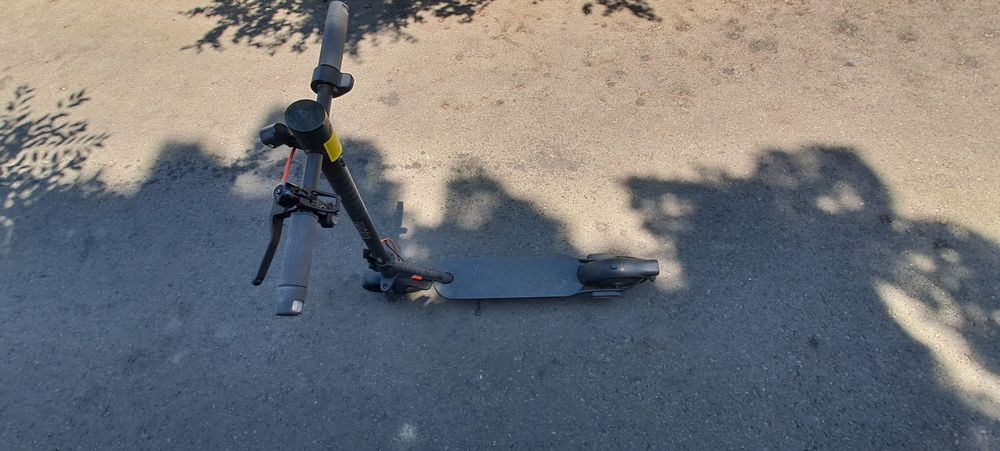 Vând trotineta electrica XIAOMI Elite cu garanție!