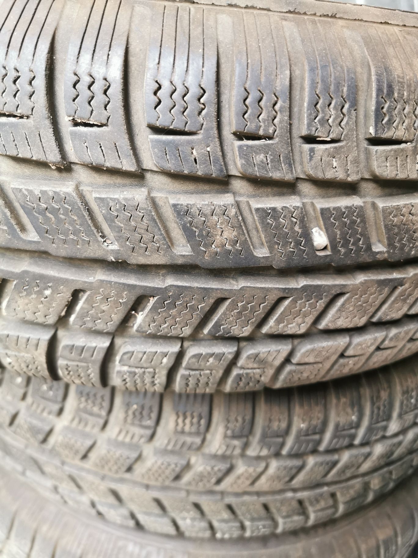2 комплекта зимни гуми 195/65/15 и 185/65/15