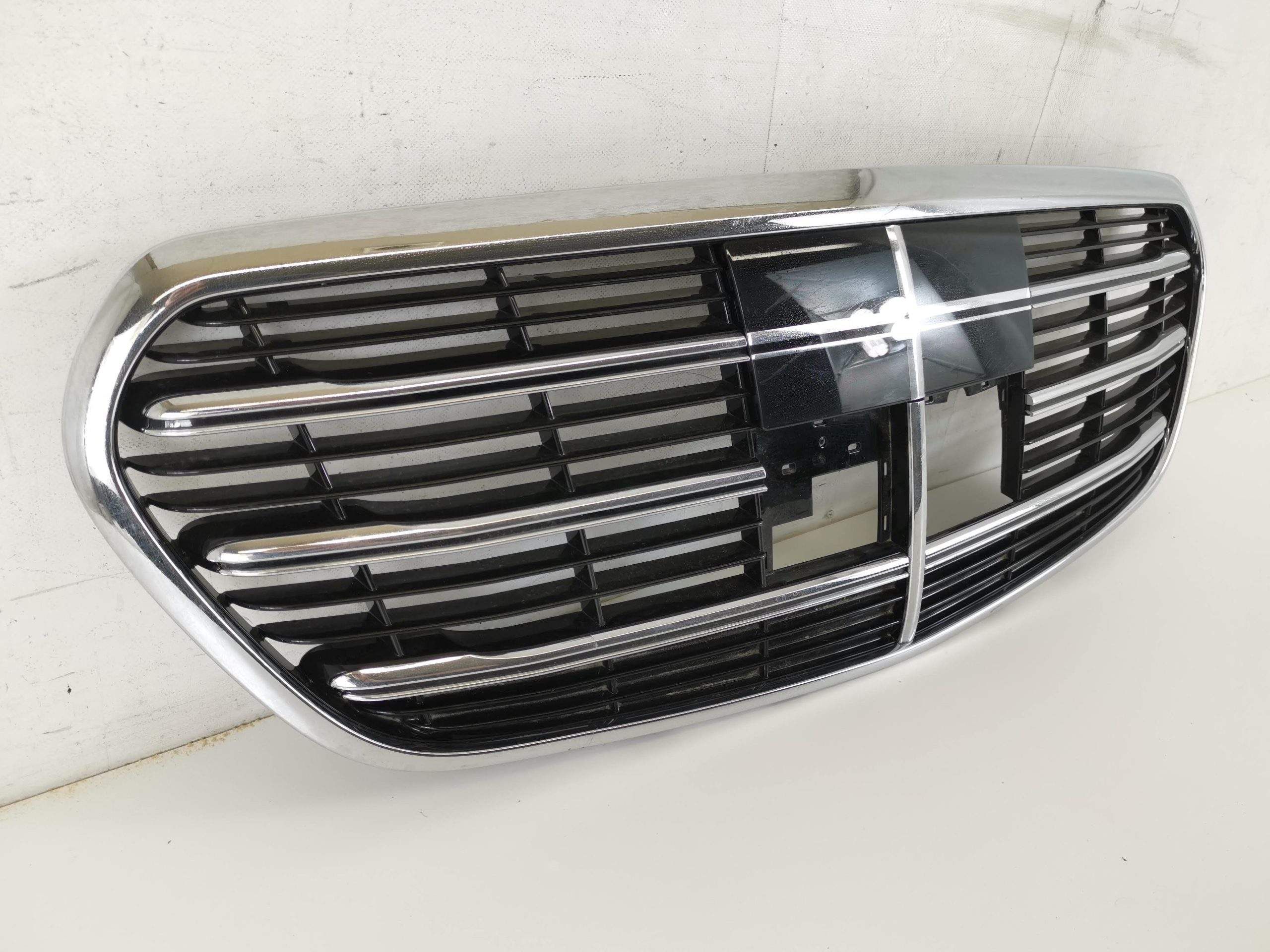Радиаторна решетка Мерцедес-Бенц С-Клас / Mercedes-Benz S-Class W223 [