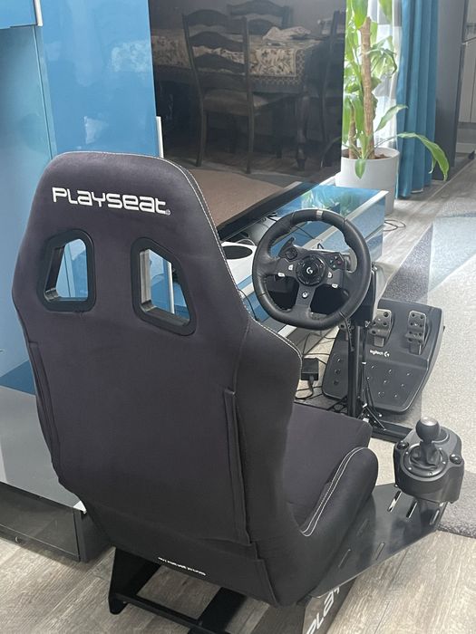 Vand simulator de curse cu Playseat Evolution si Logitech G920 full