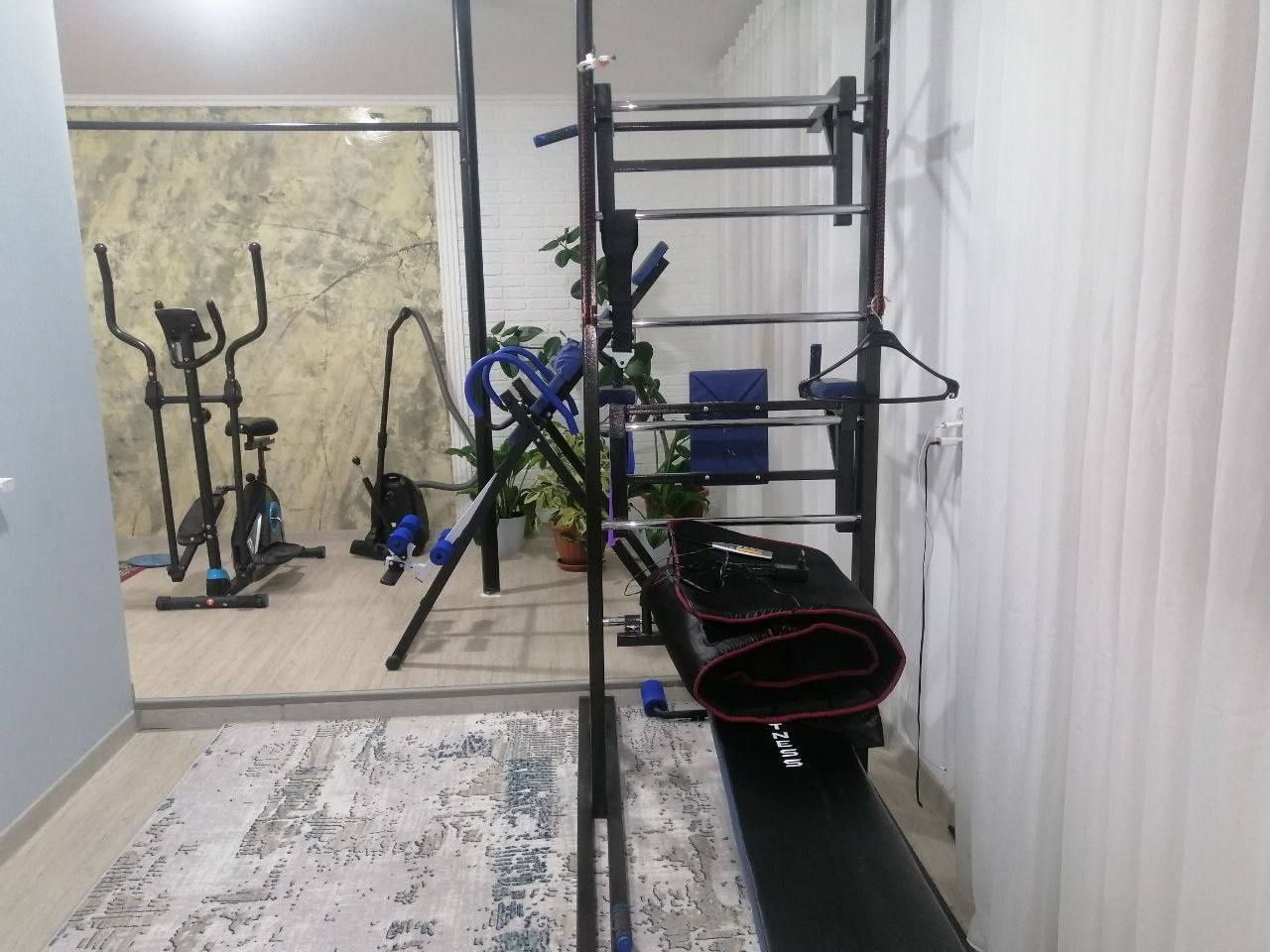 Продается  4/2/5 спец план С. Азимова 165м2 (фучика)