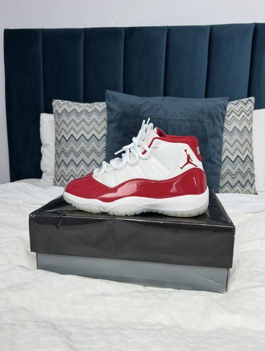 Jordan 11 Cherry