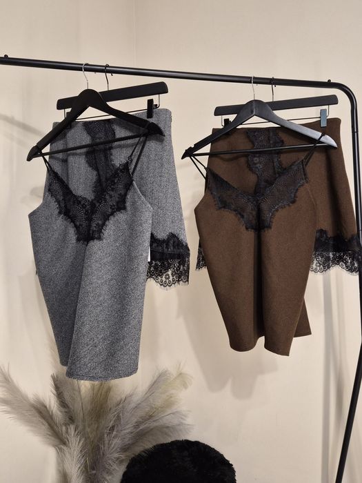 Топ вълна с дантела