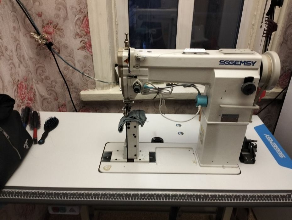Продам Швейную машину
