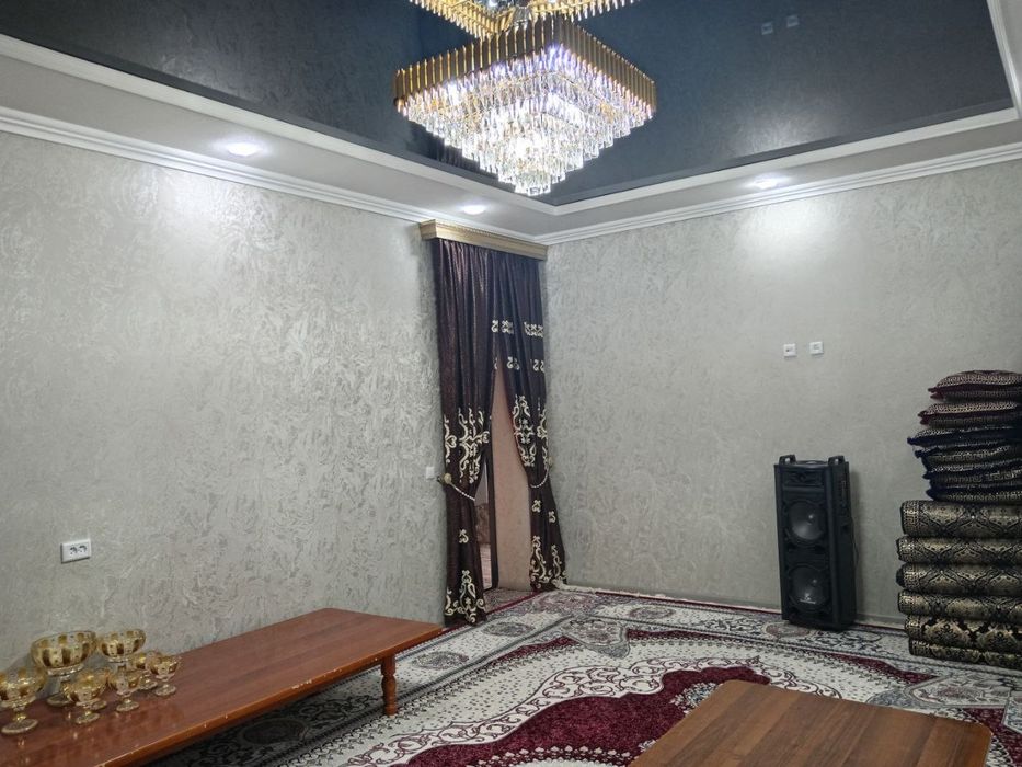 Farxod savxozda hovli sotiladi