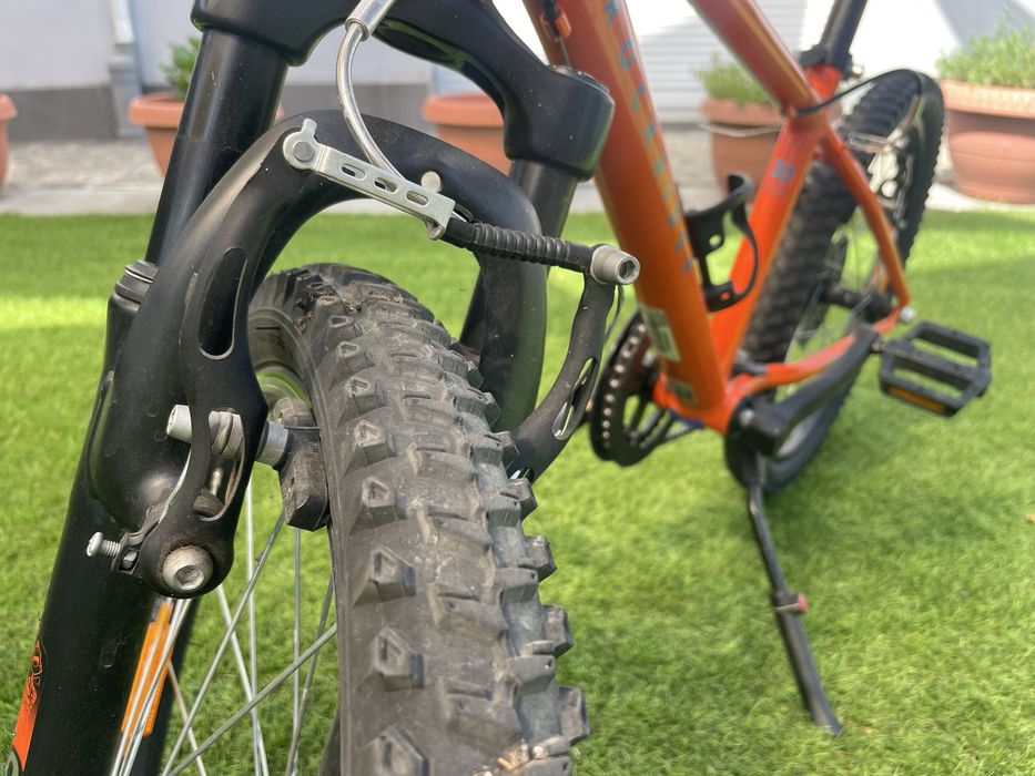Bicicleta copii 6-10 ani + casca enduro