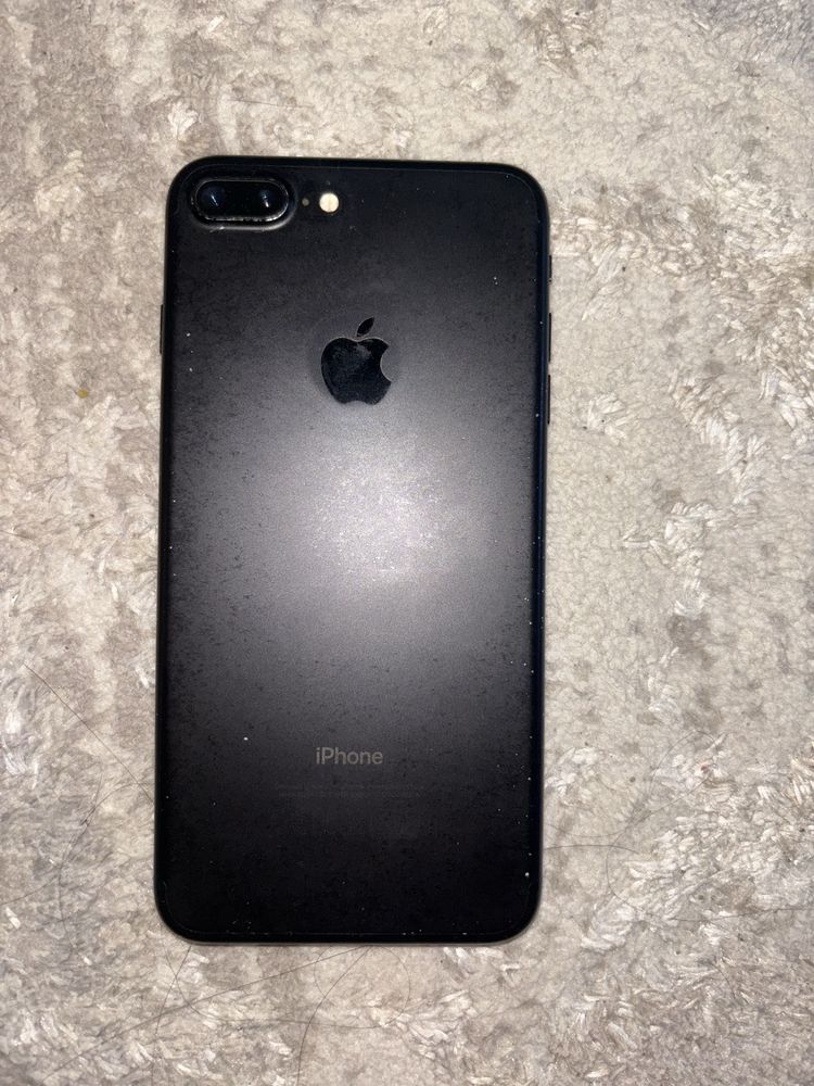 Продам айфон 7 plus 32 Gb, состояние отличное, нечего не менялось.