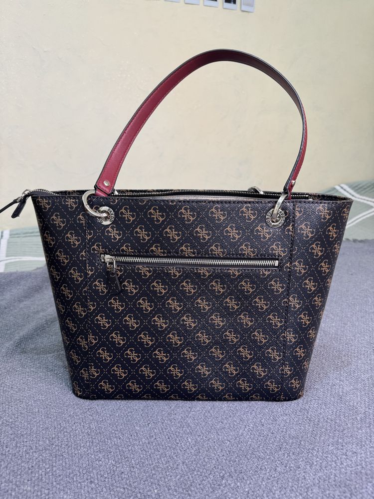 Сумка Guess