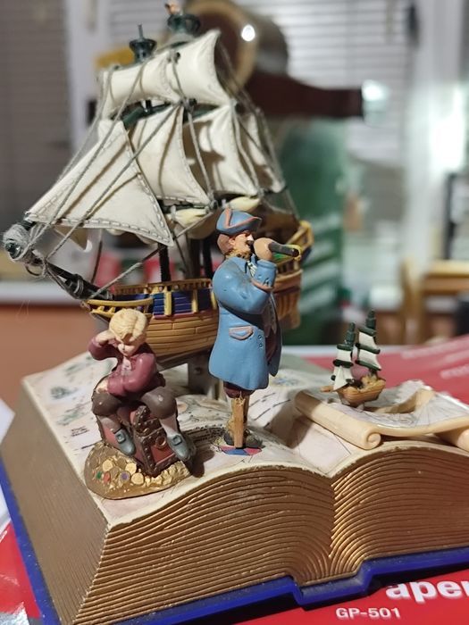 Музикална кутия "Островът на съкровищата" от Enesco