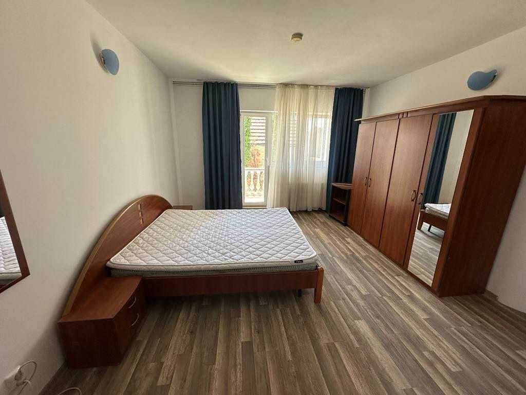 Inchiriez apartament cu 2 camere, bloc nou, zona centrala