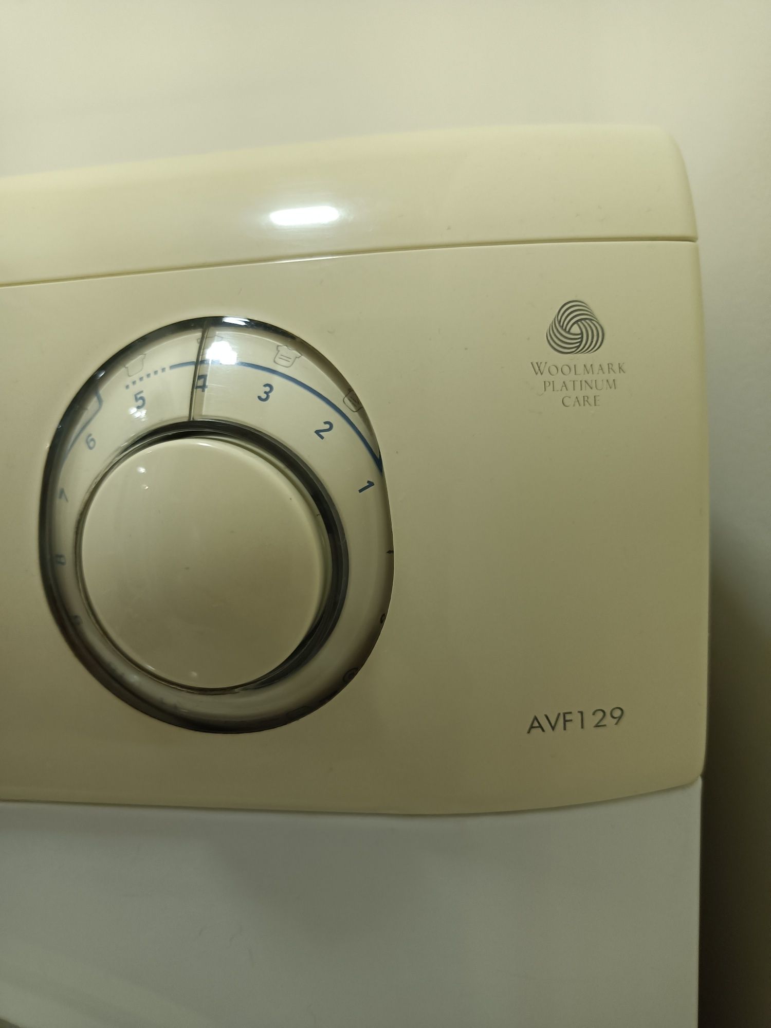 Пералня Аристон Ariston AVF129