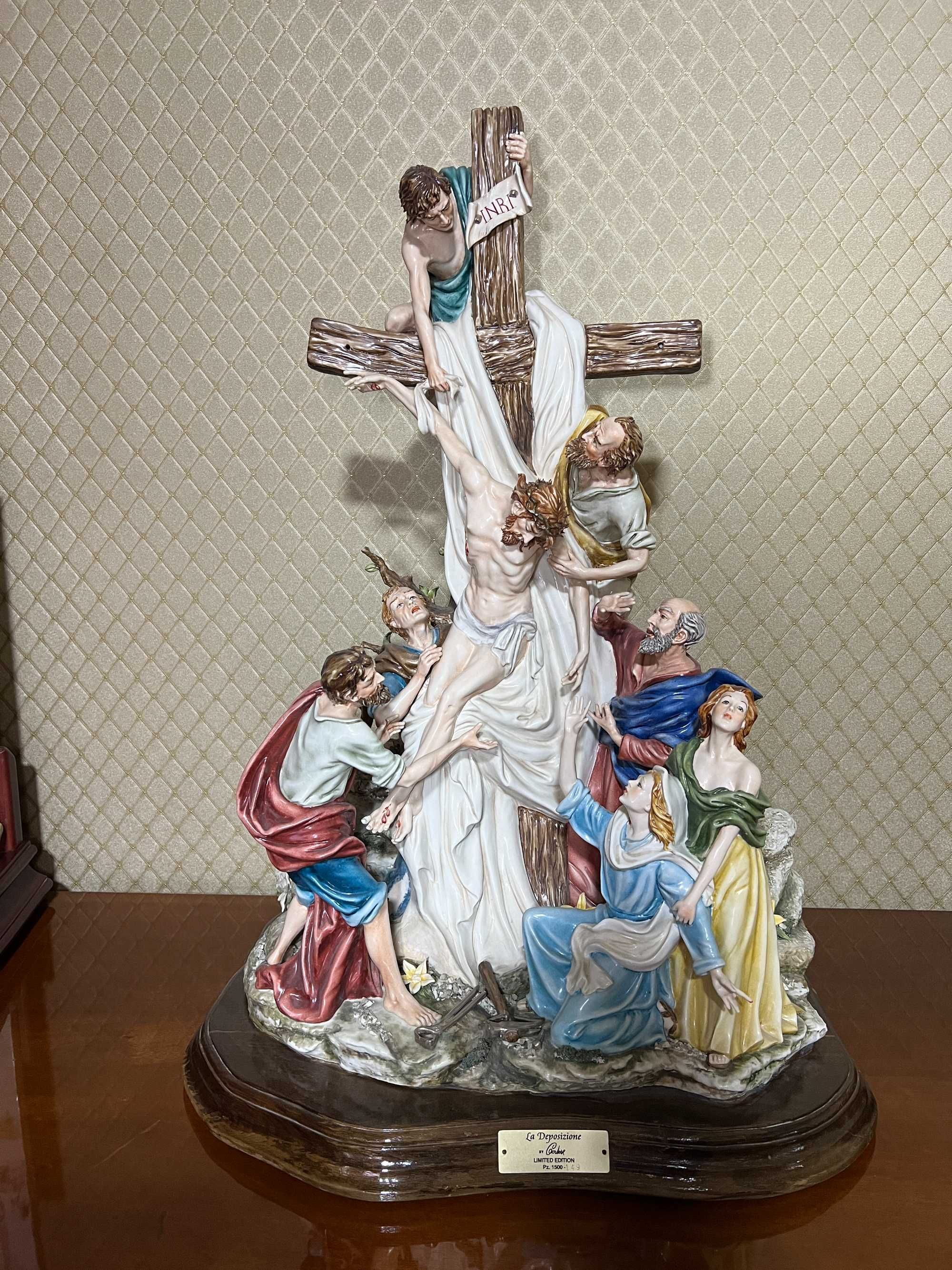 Статуэтка из фарфора Снятие с Креста Иисуса Христа Capodimonte Италия