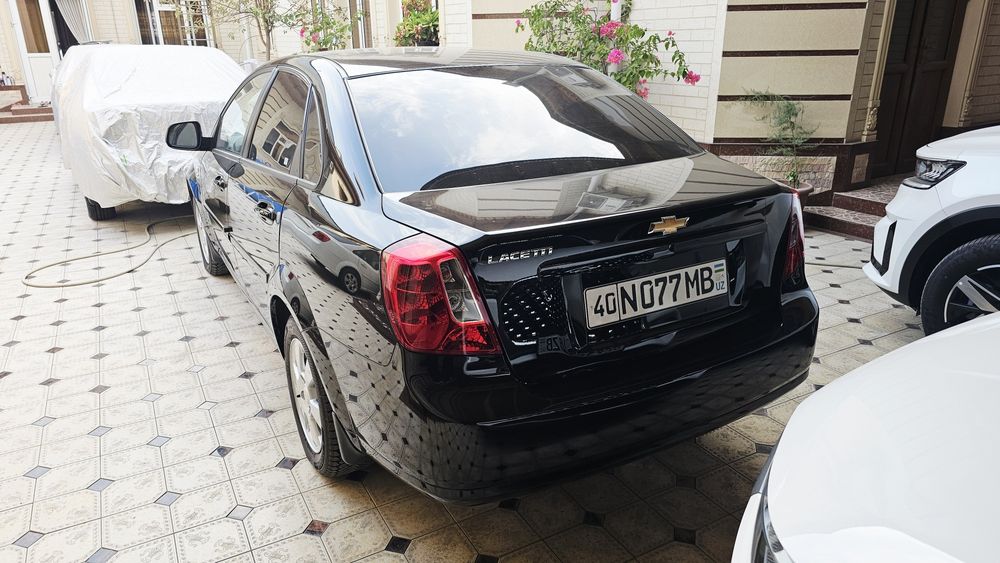 Gentra 3 A/T lyuk va Abs bor. Magnitafon yuq
